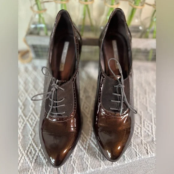 Via Spiga Oxford 3 1/2” heels Cooper/Brown Patent Leather. Women’s Size 7 1/2 - Picture 2 of 11